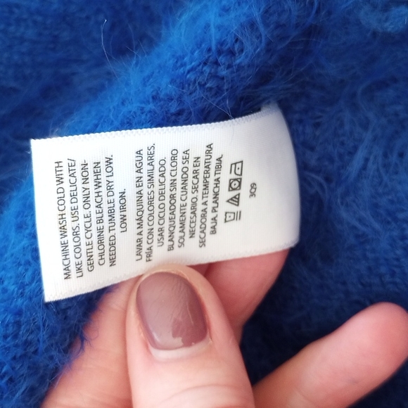 Time and Tru Ladies Chunky Knit Sweater Size:L Color:Blue, Red, Yellow - Picture 9 of 9